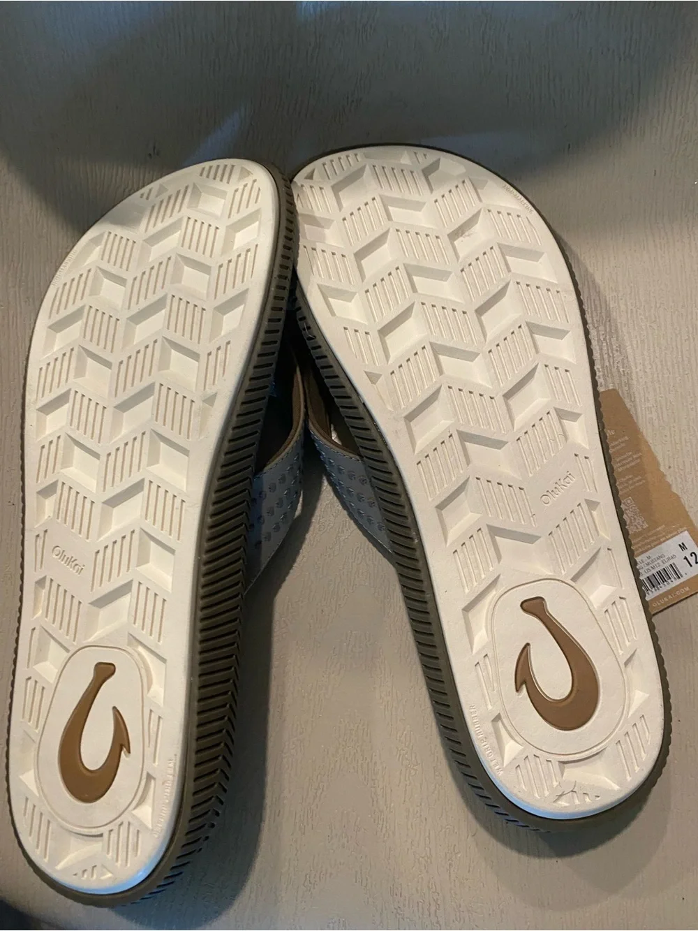 OLUKAI Men Ulele color mustang Sandals 12 NEW